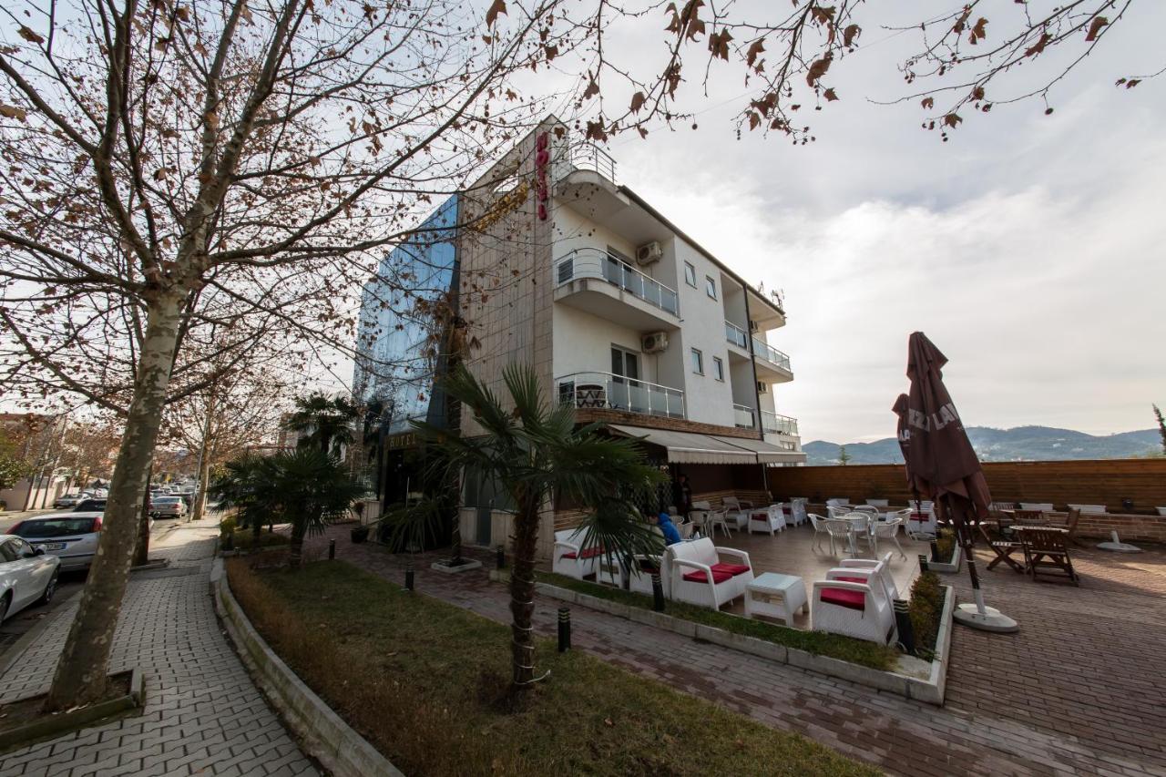 Hotel Denver Tirana Buitenkant foto