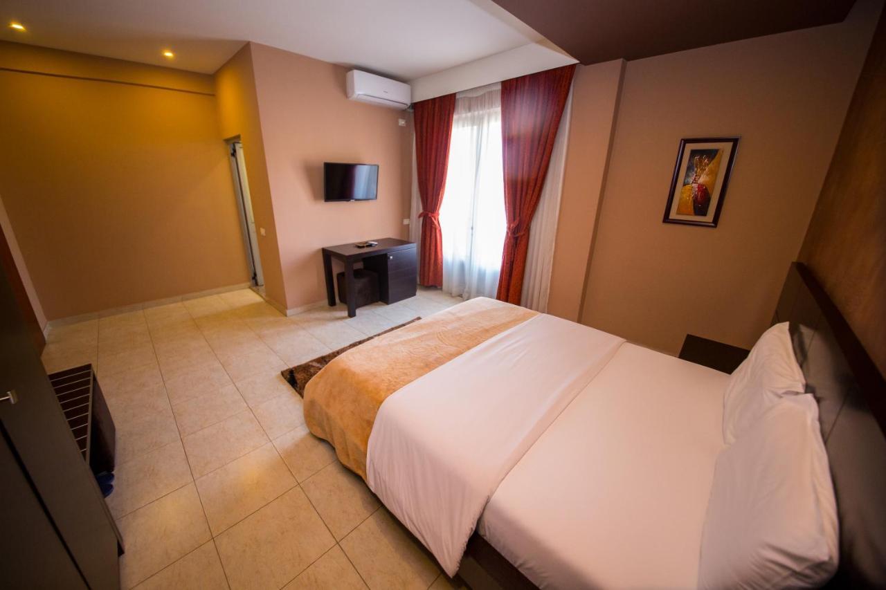 Hotel Denver Tirana Kamer foto