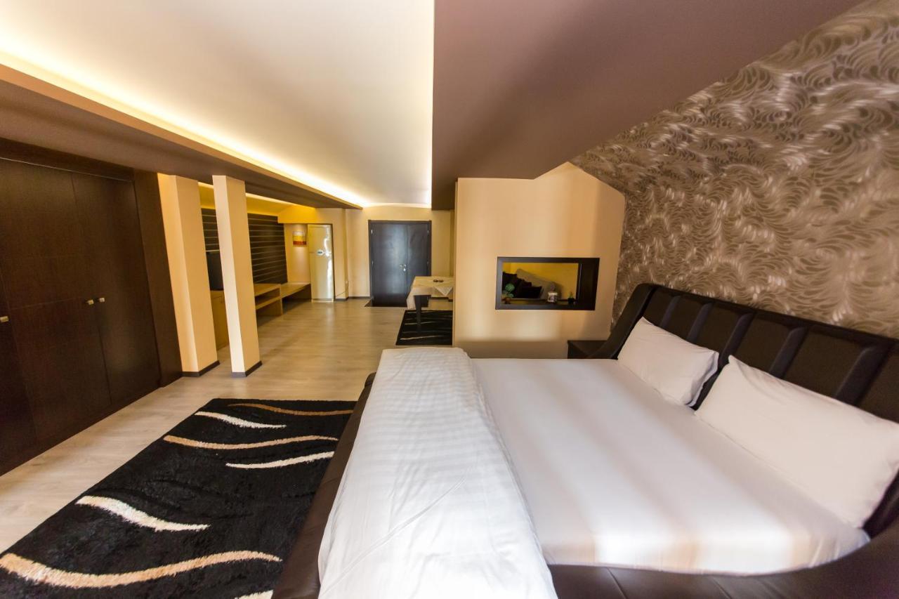 Hotel Denver Tirana Buitenkant foto